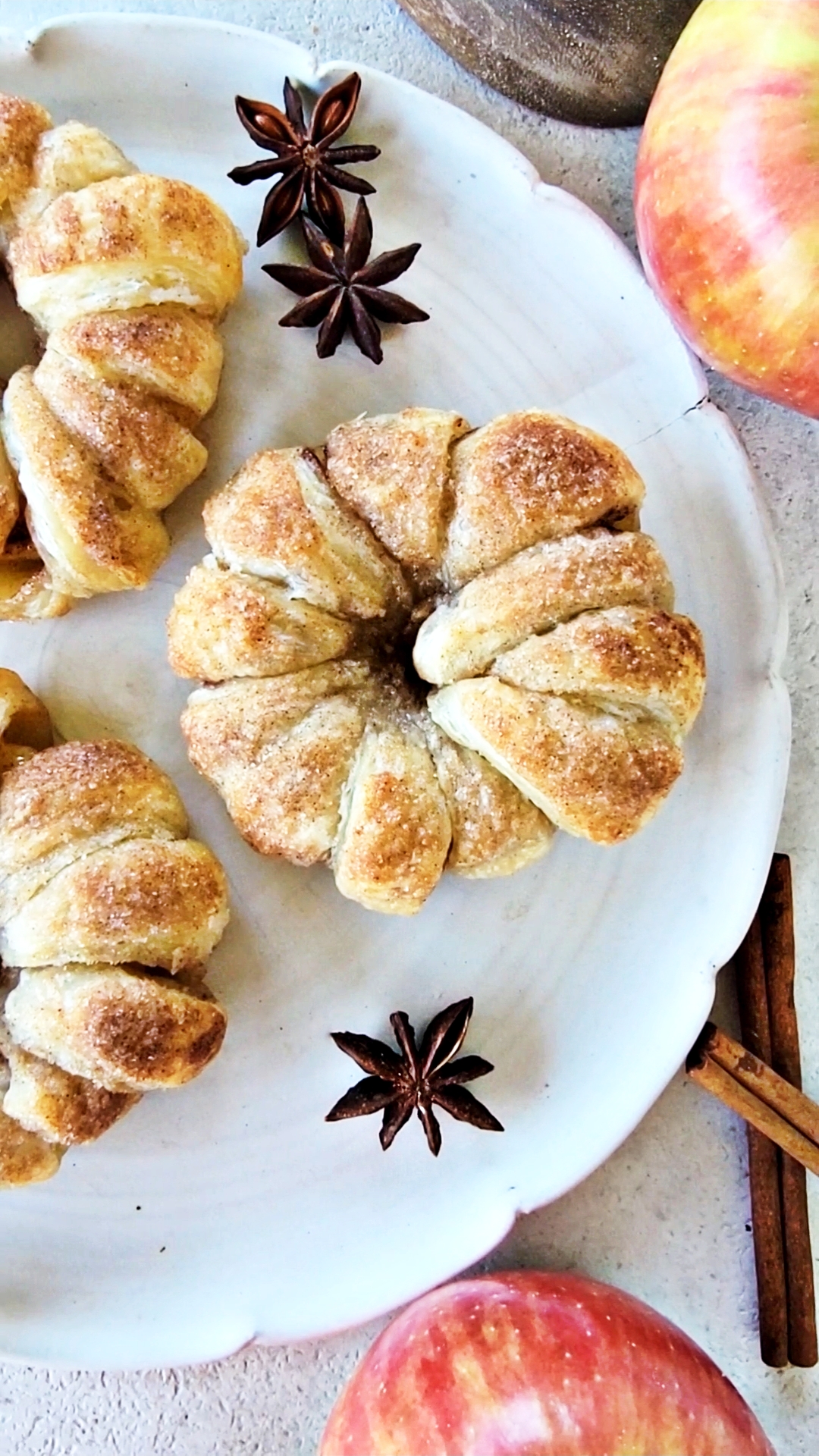 Apple Puff Pastry Buns